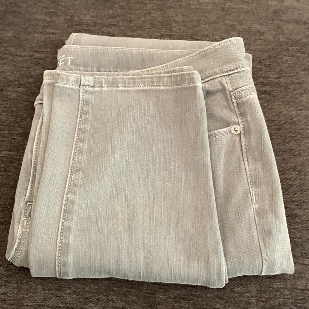 Light gray Loft Ann Taylor 31/12 Modern skinny jeans